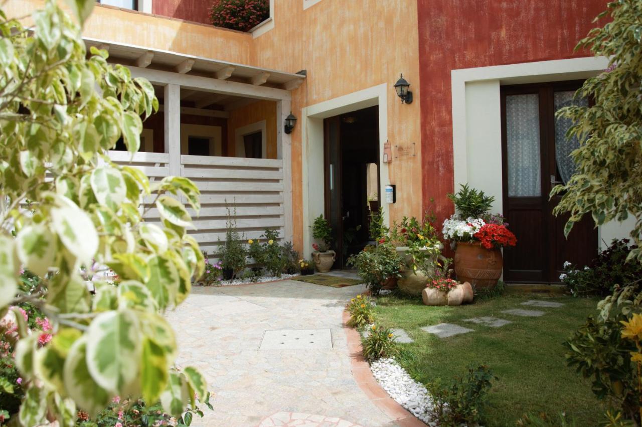 Hotel Sa Cralla Villasimius Buitenkant foto